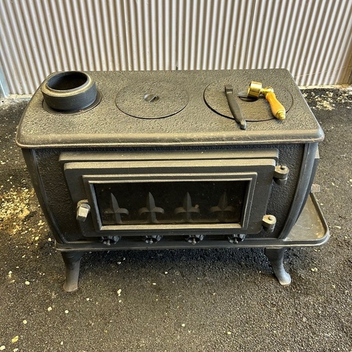 未使用品 ST2106 薪ストーブ 鋳物 ストーブ