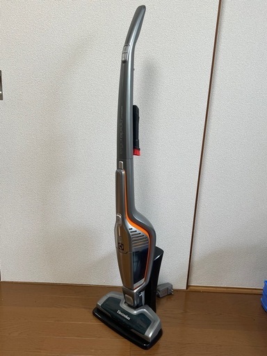 エレクトロラックス エルゴラピード リチウム 2in1 掃除機