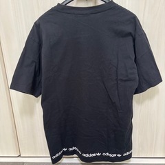 adidas Tシャツの画像