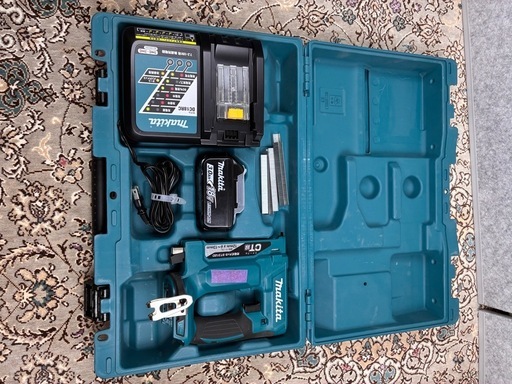 【引取大歓迎】makita電動タッカー