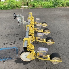 野菜播種機　トラクター用4連 クリーンシーダ　使用回数少ない！の画像