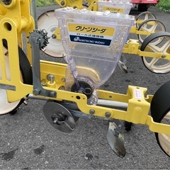 野菜播種機　トラクター用4連 クリーンシーダ　使用回数少ない！の画像
