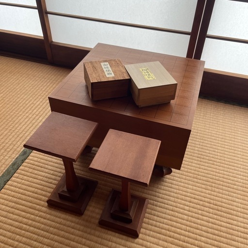 将棋盤セット　脚付き　へそ付き　駒台　将棋駒二箱　板厚14.5㎝