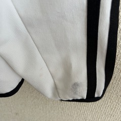 adidasの画像