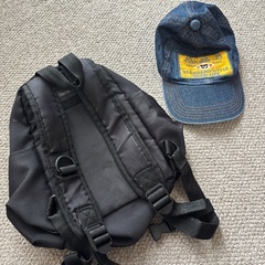 帽子とリュックの画像