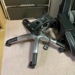 ゲーミングチェアAKRACING+足置き（3,000円)の画像