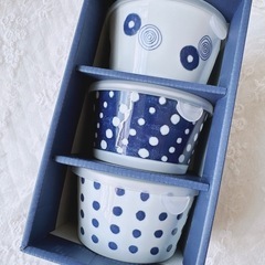 西海陶器　波佐見焼　食器　フタ付き　３つセット　新品未使用の画像