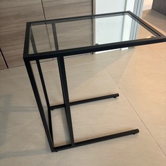 IKEA ヴィットショー　テーブル　ブラックの画像