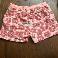 120 花柄　ショートパンツの画像