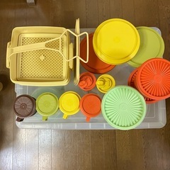お話し中　タッパーウエアー②
の画像