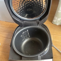 炊飯器の画像