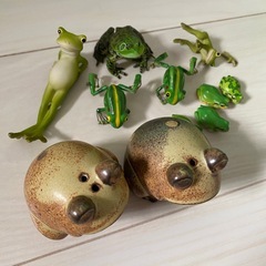 カエルの置物？たちセットの画像