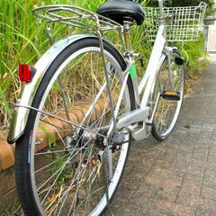 中古自転車 THRIENTE ママチャリ 自転車 内装3段変速 27インチ LEDオートライト シルバーパンクしにくいタイヤ仕様 通勤 通学 近所のお出掛けなどにの画像