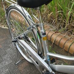 中古自転車 THRIENTE ママチャリ 自転車 内装3段変速 27インチ LEDオートライト シルバーパンクしにくいタイヤ仕様 通勤 通学 近所のお出掛けなどにの画像