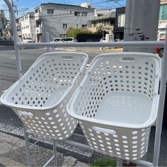 ◆早い方優先!! 　洗濯ラック　カゴ付き　ホワイトの画像