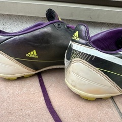 adidasスパイク✨22cmの画像