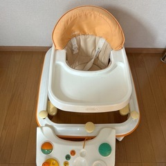 赤ちゃん　歩行器の画像