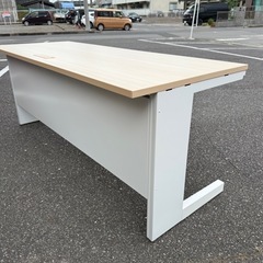 定価9万　平机　内田　幅180cm デスク 引き出し付き　在庫ありの画像