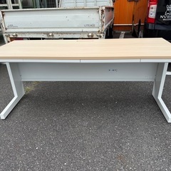 定価9万　平机　内田　幅180cm デスク 引き出し付き　在庫ありの画像