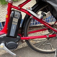 【稼働確認済み】電動アシスト自転車、バッテリー充電器付き【前カゴのみ
】の画像