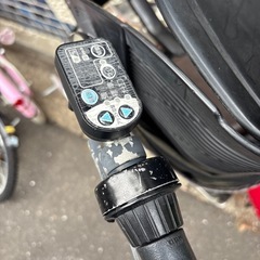 【稼働確認済み】電動アシスト自転車、バッテリー充電器付き【前カゴのみ
】の画像