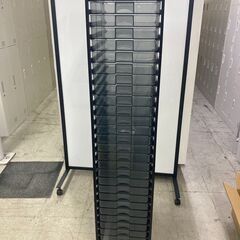 中古　レターケース　28段　縦型　スリム　スチール　クリアトレー　キャスター付　300×400×1385　の画像