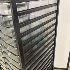 中古　レターケース　28段　縦型　スリム　スチール　クリアトレー　キャスター付　300×400×1385　の画像