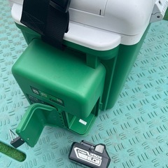 日立コードレス冷蔵庫　クーラーボックス
の画像