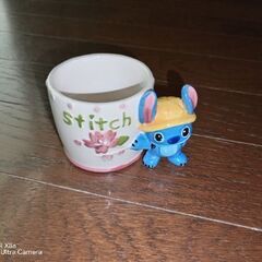 スティッチなどの食器の画像