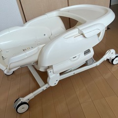 combi ネムリラハイローチェア  の画像