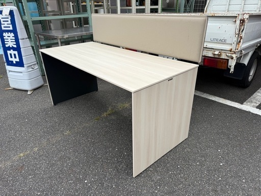 定価16万　デスク　幅160cm パネル付き　オカムラ