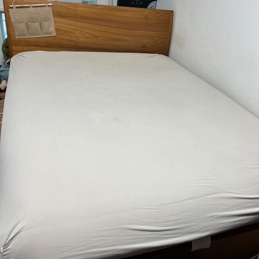 【10月18日午前引き渡し限定】クラスティーナ　クイーンベッド　マットレス付き