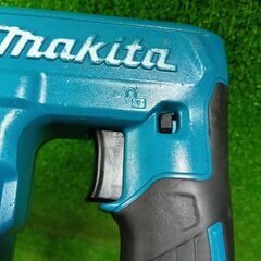マキタ ST112 充電式タッカ【市川行徳店】【店頭取引限定】【中古】管理番号：IT4R8BKO63Q8の画像