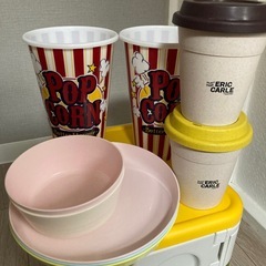 ピクニックグッズまとめて　レジャーシート、ミニテーブル、クーラーボックス、雑貨類の画像