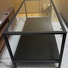 IKEA VITTSJÖ（ヴィットショー）デスク（ブラックブラウン／ガラス天板）の画像