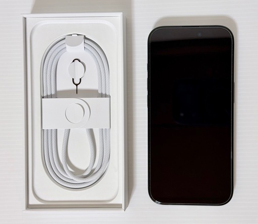 美品　iPhone16Pro 128GB ブラックチタニウム