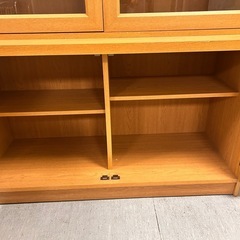 木製キャビネット　幅1.2m、高1.8m、
奥行45cmの画像