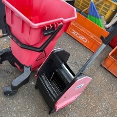 モップ絞り機？の画像