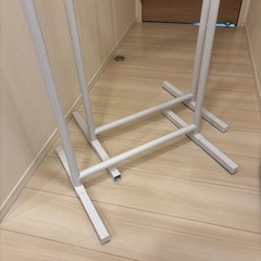 無料　スーツハンガー、ハンガーラック　高さ調整可能の画像