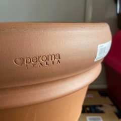 イタリア製大きな植木鉢の画像