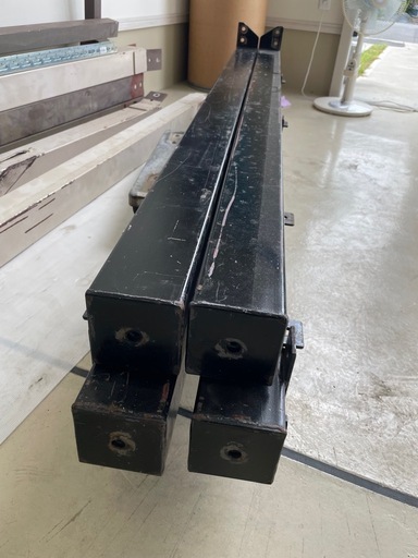 角パイ　4本　鉄製　DIY  材料　資材　長さ1980mm 100×100mm 厚み2mm