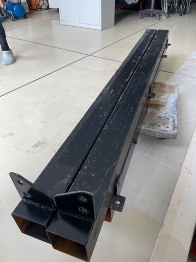 角パイ　4本　鉄製　DIY  材料　資材　長さ1980mm 100×100mm 厚み2mm