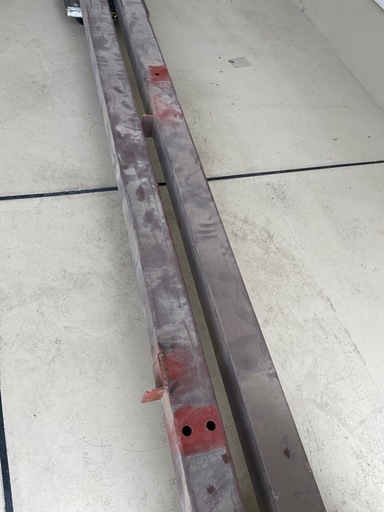 角パイ　2本　鉄製　DIY 材料　資材　長さ6000mmと5570mm 100×100 厚み3mm