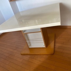 　引き取り限定　スクエア　ダイニングテーブルの画像