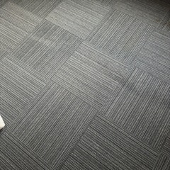 サンゲツタイルカーペット200枚の画像