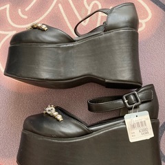 【訳あり】新品・タグ付き 厚底靴の画像