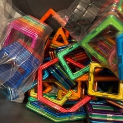 （取引中）マグネット　おもちゃ　マグフォーマー　互換品　ブロックの画像