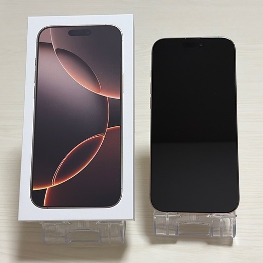 美品 iPhone 16 ProMax 256GB 本体 simフリー　デザートチタニウム