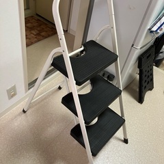 脚立　折りたたみ　3段　ステップの画像