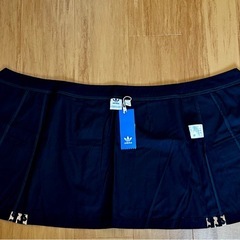 新品 adidas レオパード柄ミニスカート Sの画像
